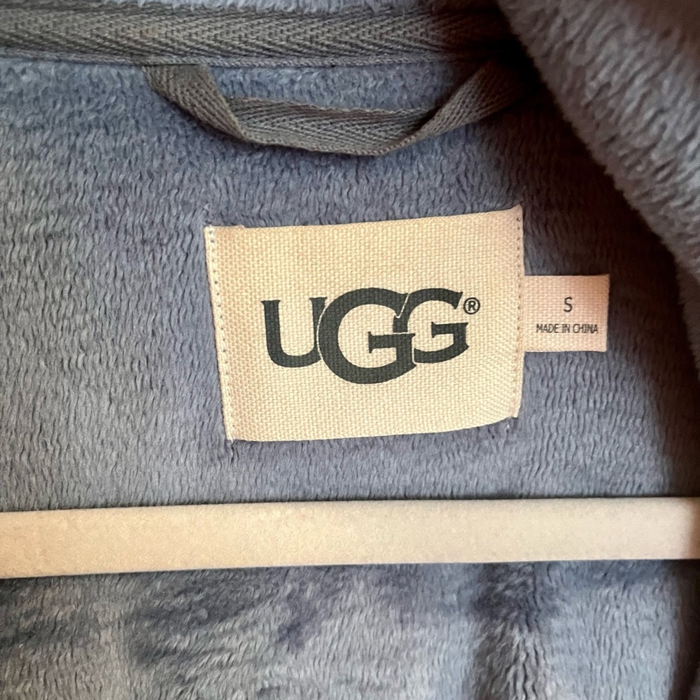 UGG Robe - Picture 3 of 3